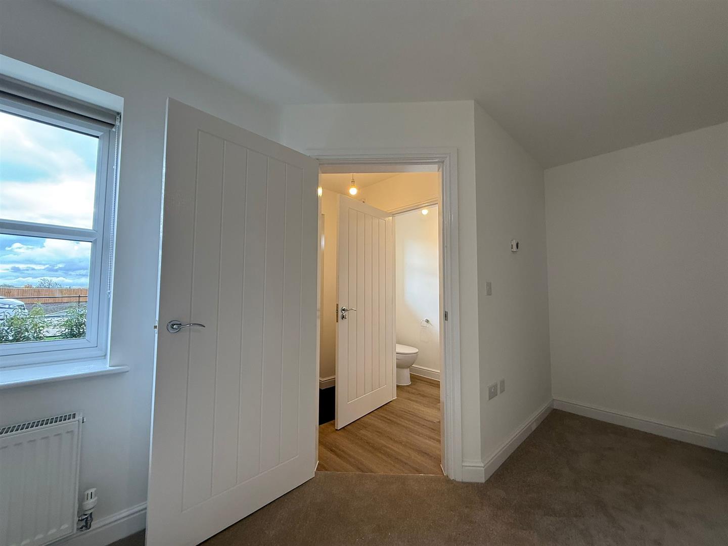 3 Bedroom House To Rent image 4